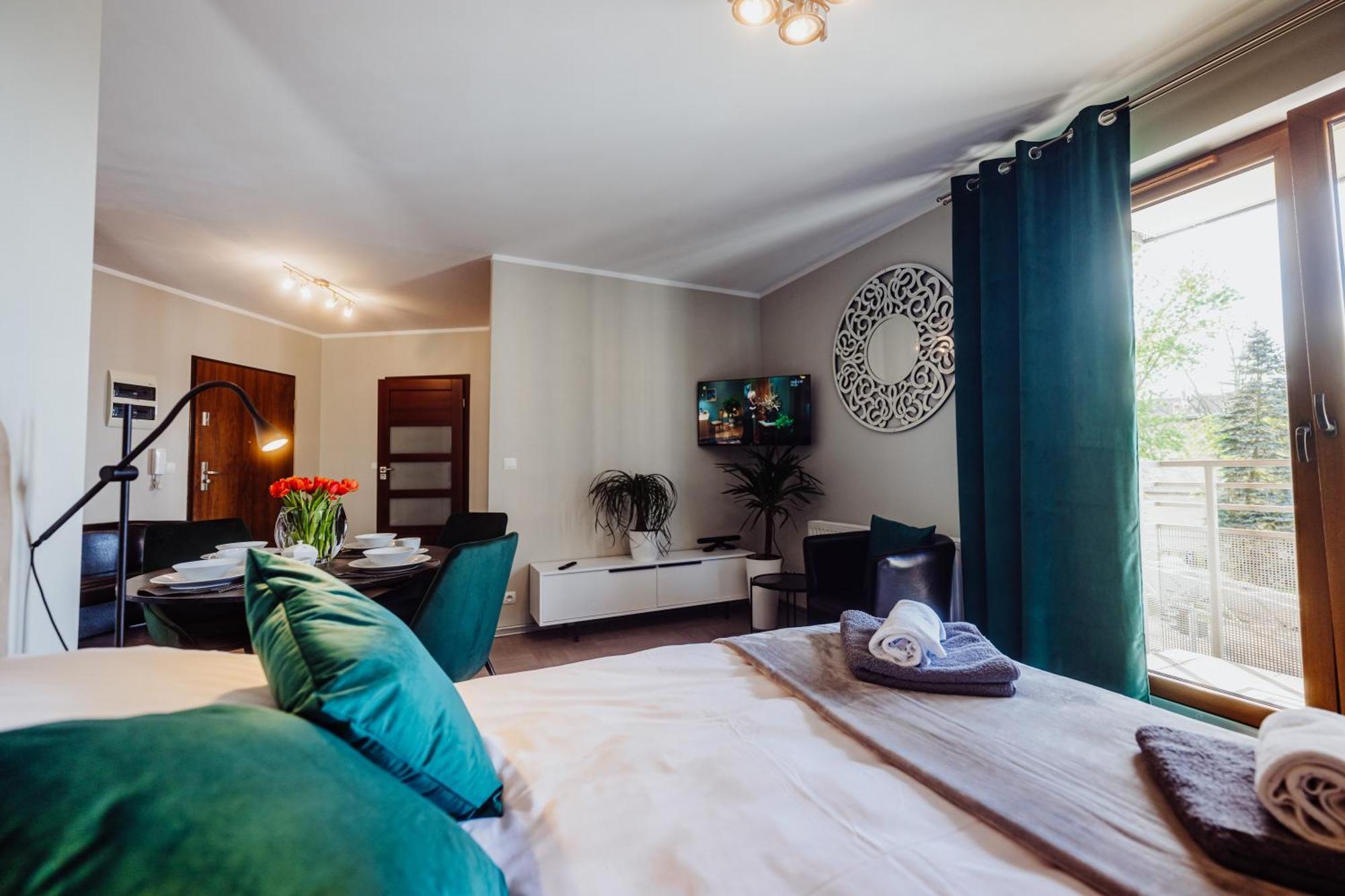 1 Maja 76 Apartment Jelenia Gora Bagian luar foto